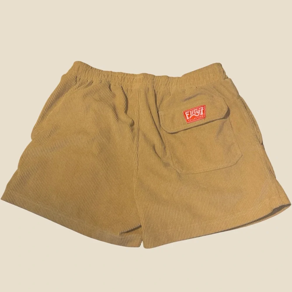 Jacks Surfboards Fifty7 Collection Tan Corduroy Shorts XL 30x3.5' Inseam Fits L